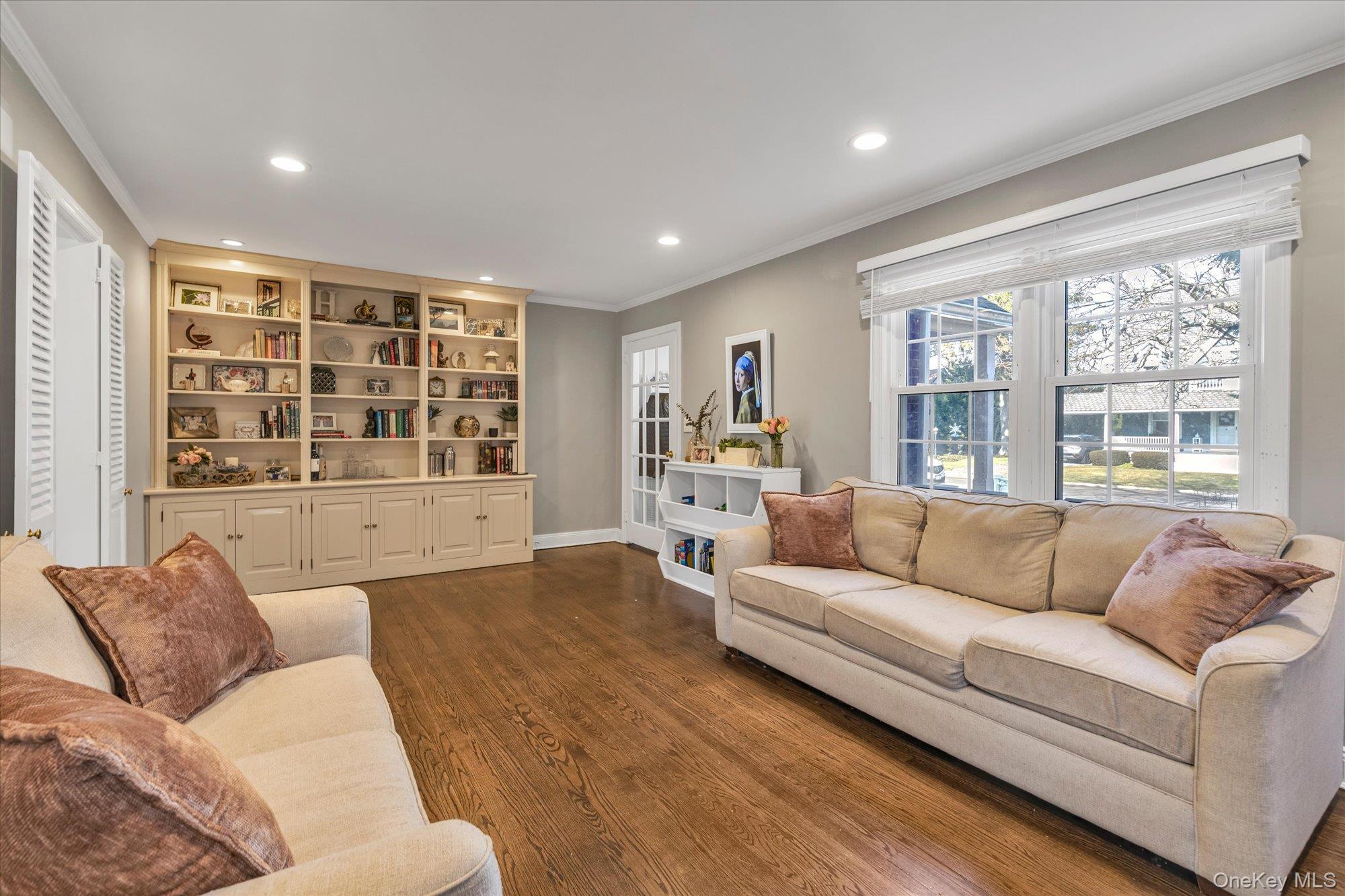 7 Rutgers Place, Merrick, NY 11566