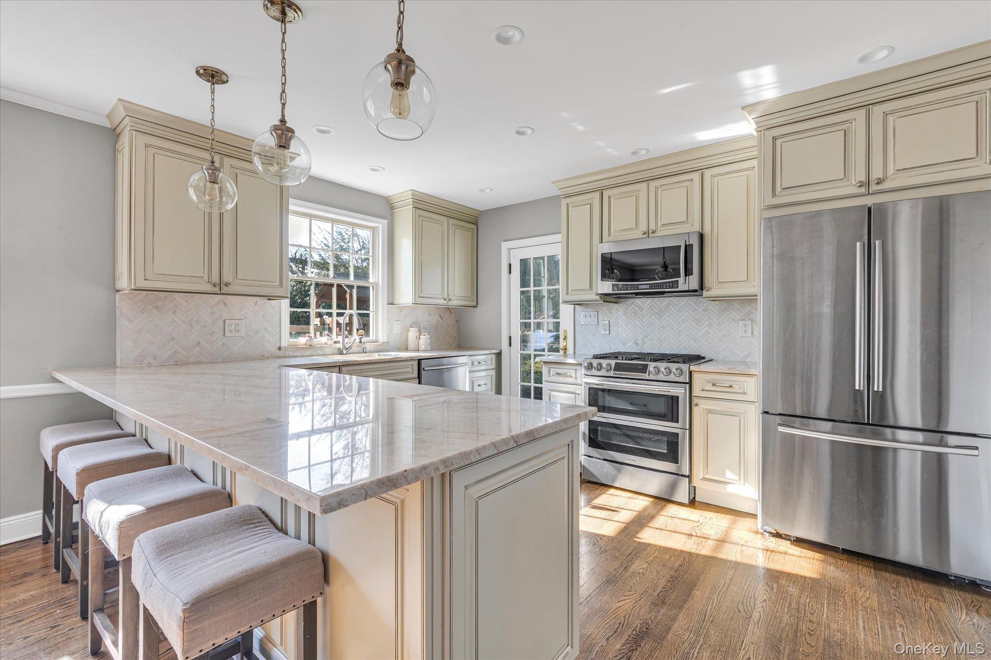 7 Rutgers Place, Merrick, NY 11566