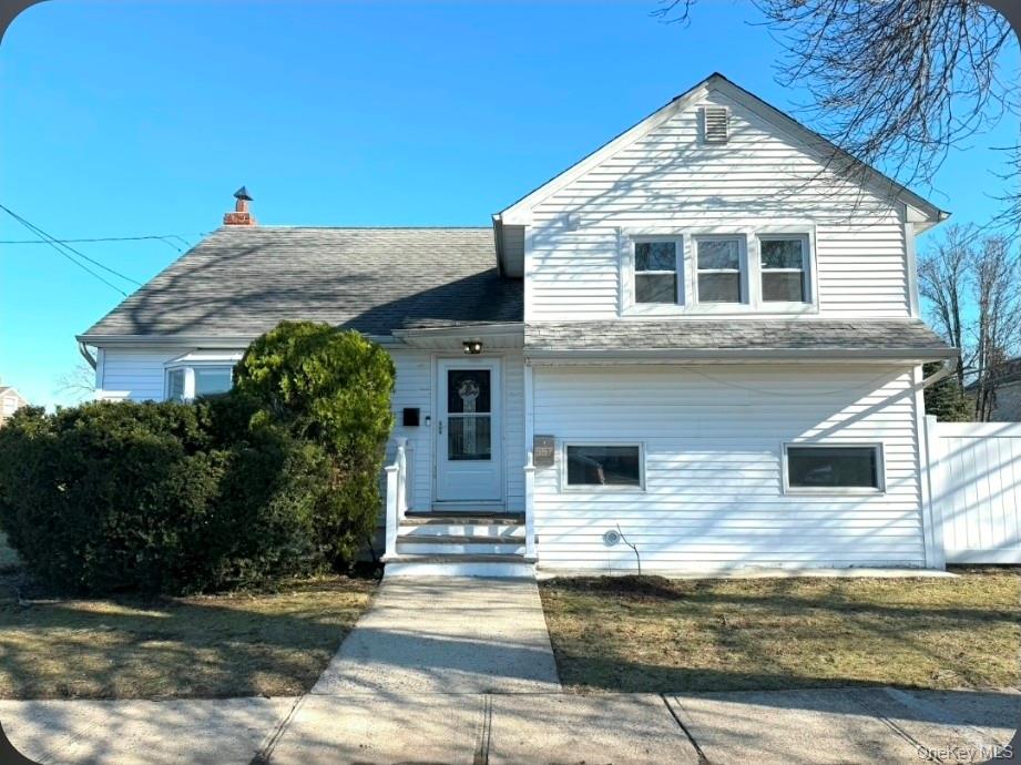 557 Woodbury Road, Plainview, NY 11803