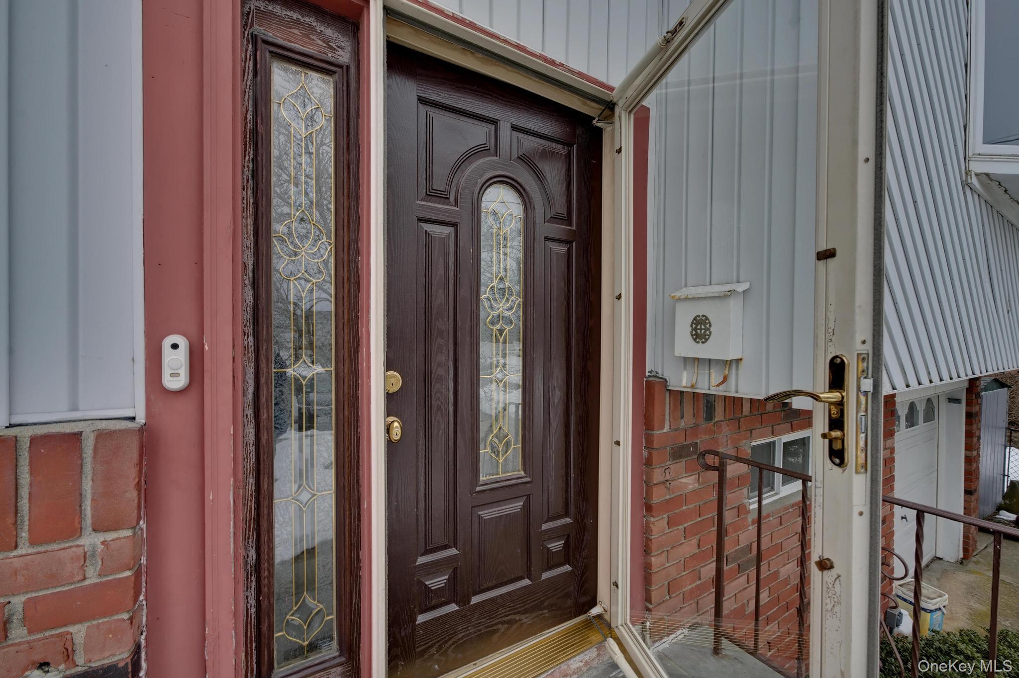 15 Snapper Court, Lindenhurst, NY 11757