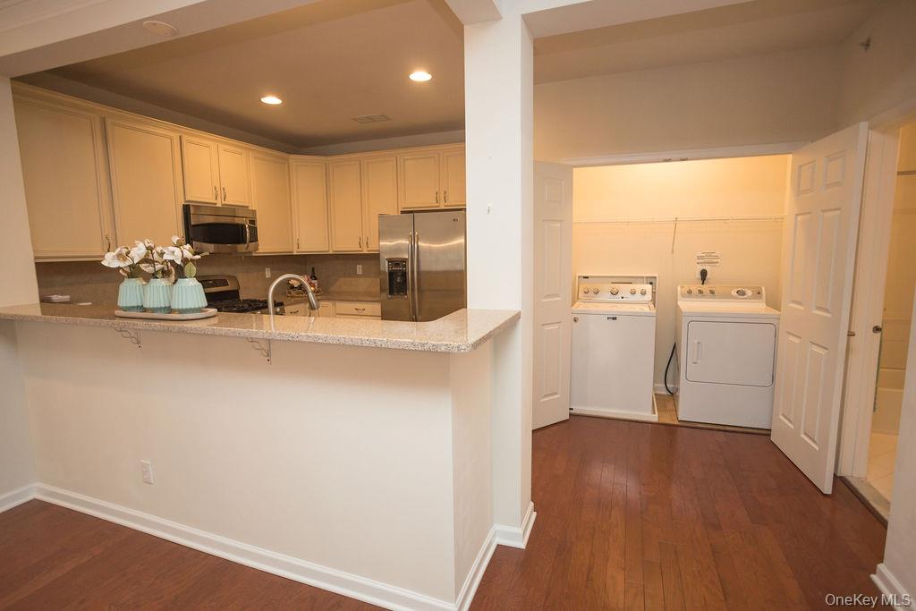 919 Saratoga Lane # 584 Rt 9, Fishkill, NY 12524