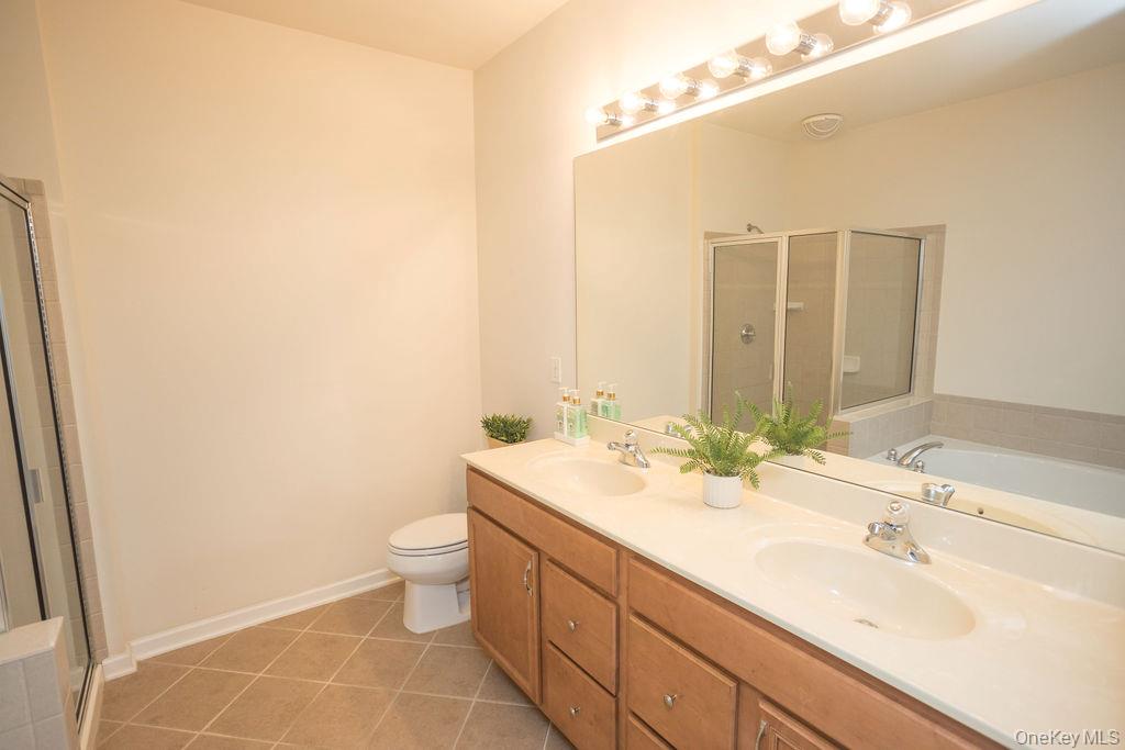 919 Saratoga Lane # 584 Rt 9, Fishkill, NY 12524