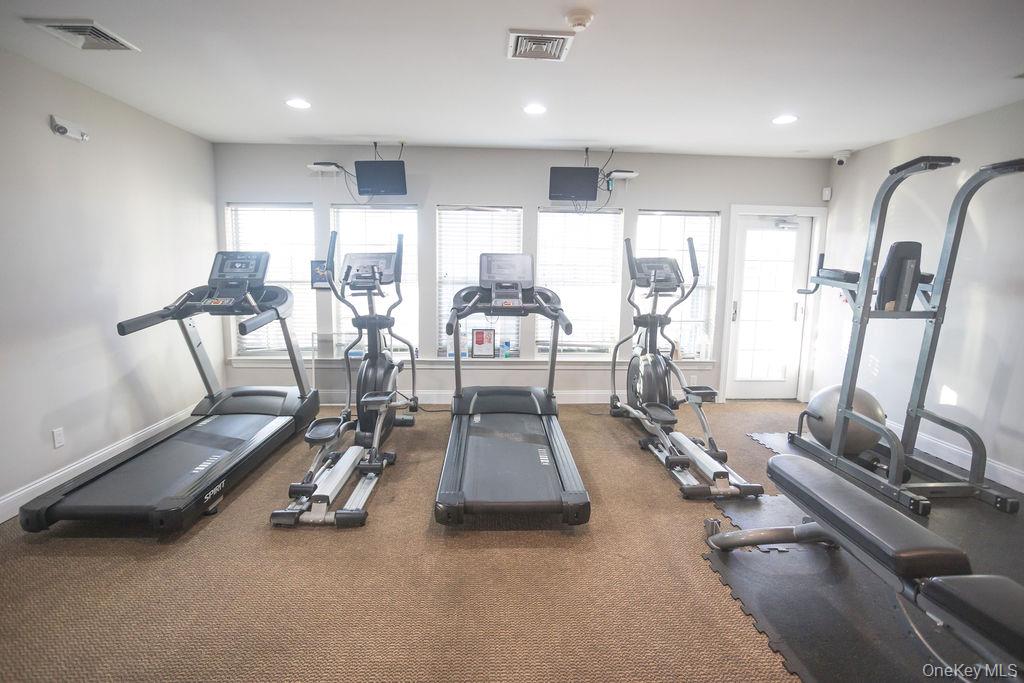 919 Saratoga Lane # 584 Rt 9, Fishkill, NY 12524