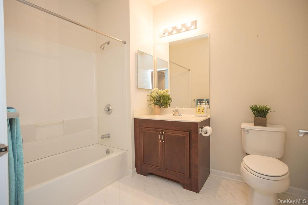 919 Saratoga Lane # 584 Rt 9, Fishkill, NY 12524