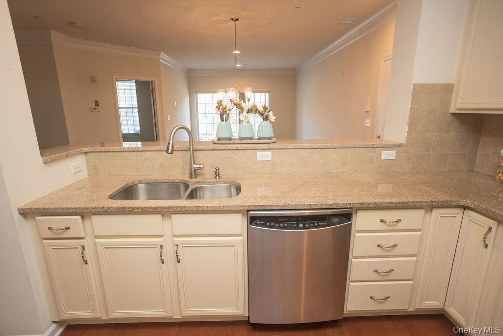 919 Saratoga Lane # 584 Rt 9, Fishkill, NY 12524