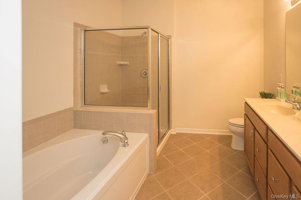 919 Saratoga Lane # 584 Rt 9, Fishkill, NY 12524