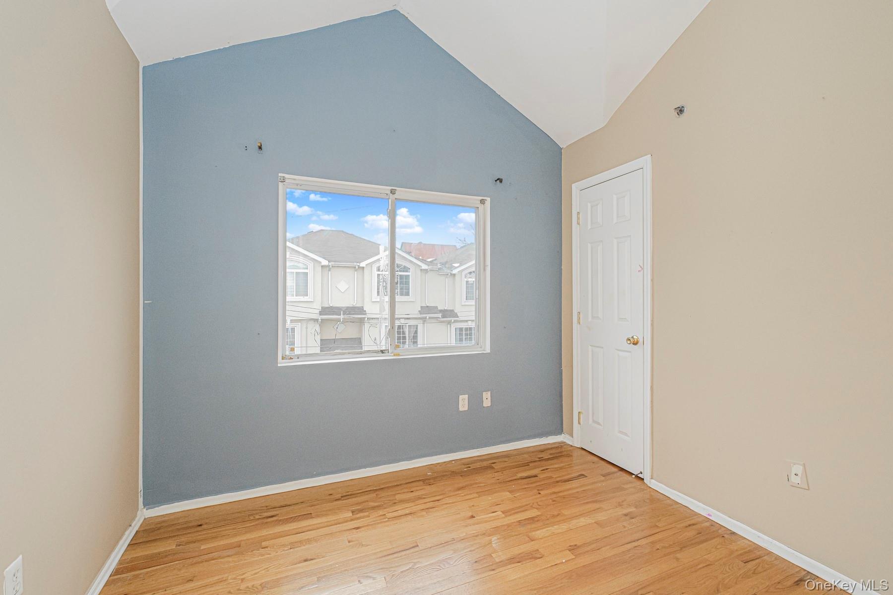 61 Merivale Lane, Staten Island, NY 10304