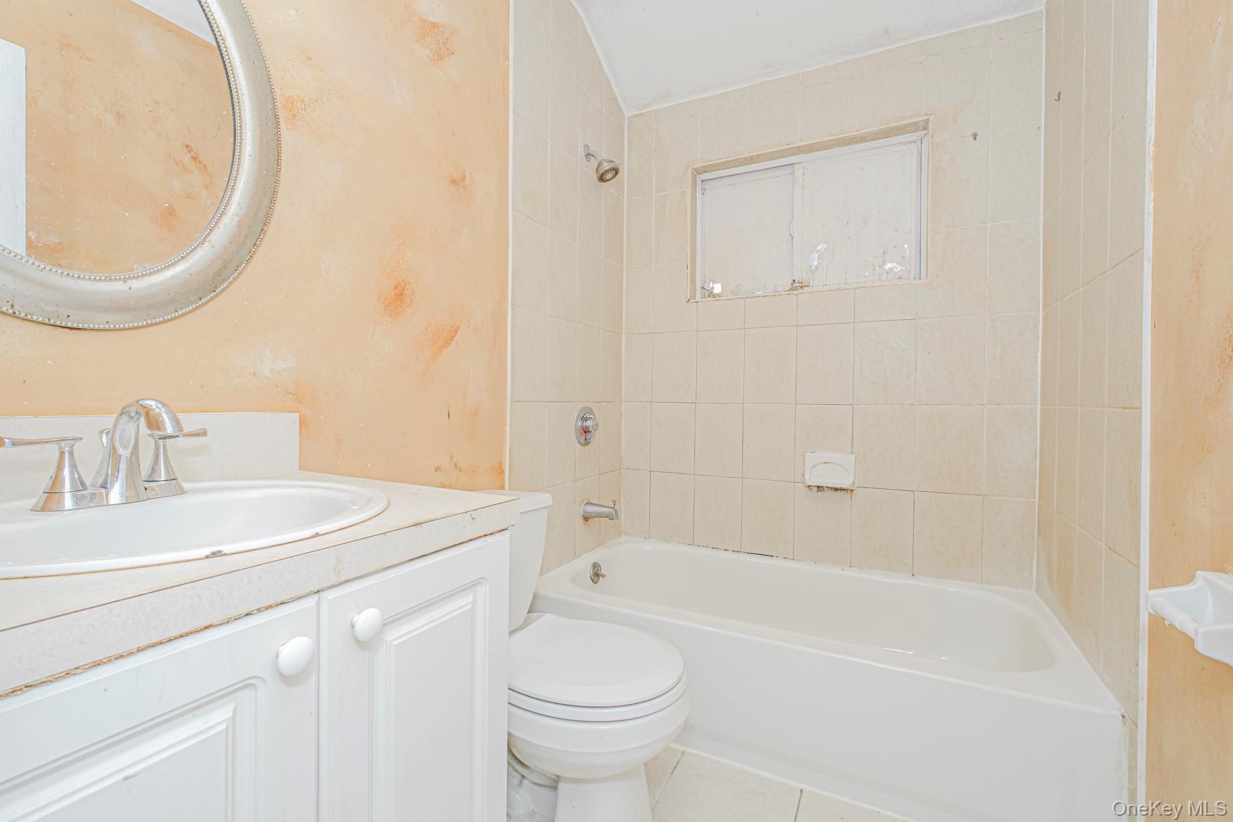 61 Merivale Lane, Staten Island, NY 10304