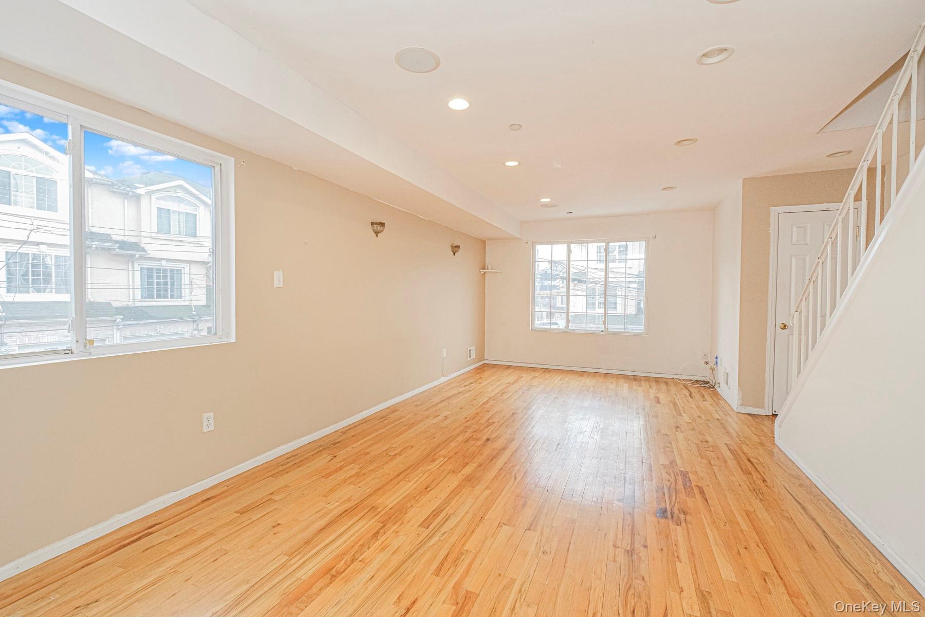 61 Merivale Lane, Staten Island, NY 10304