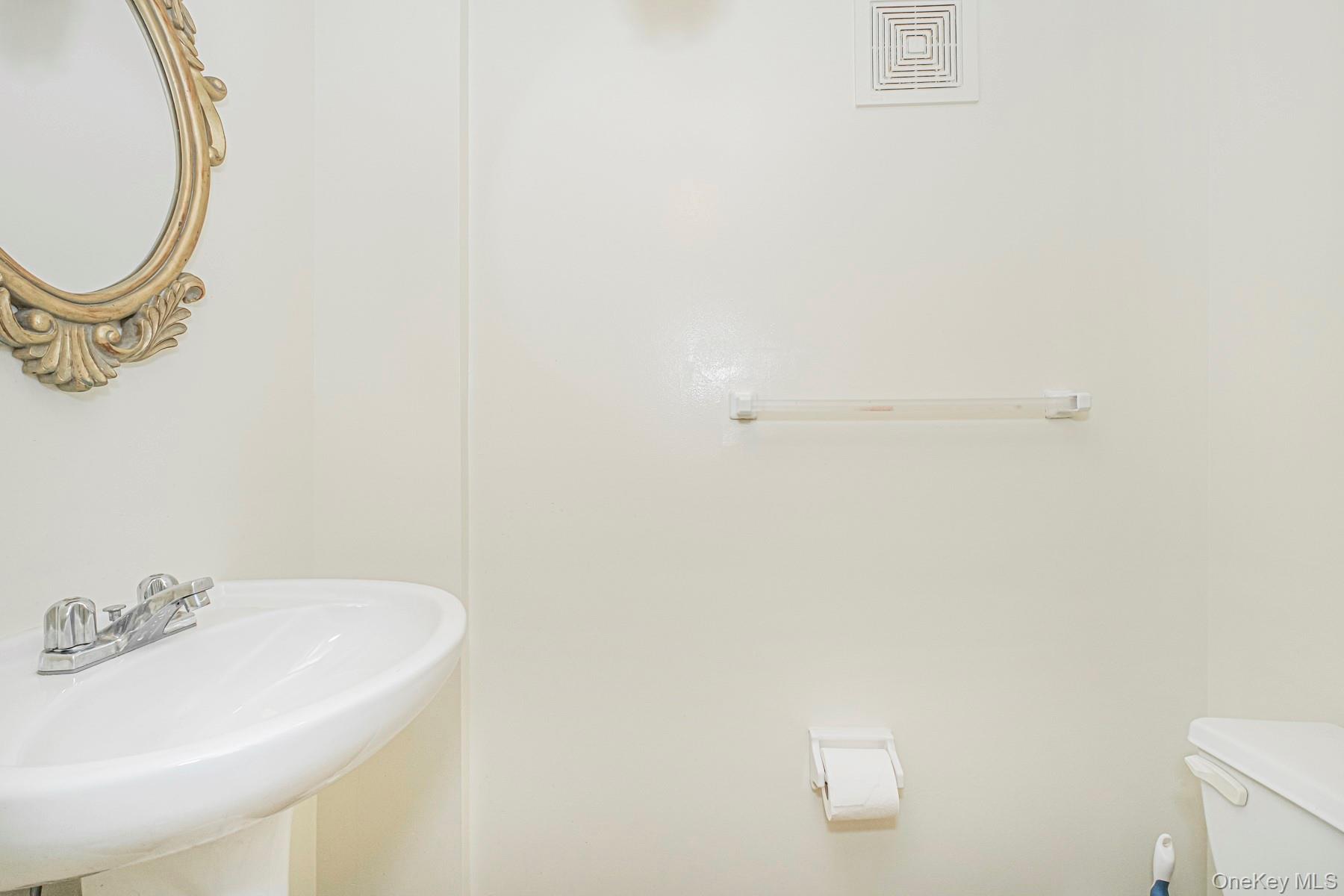 61 Merivale Lane, Staten Island, NY 10304