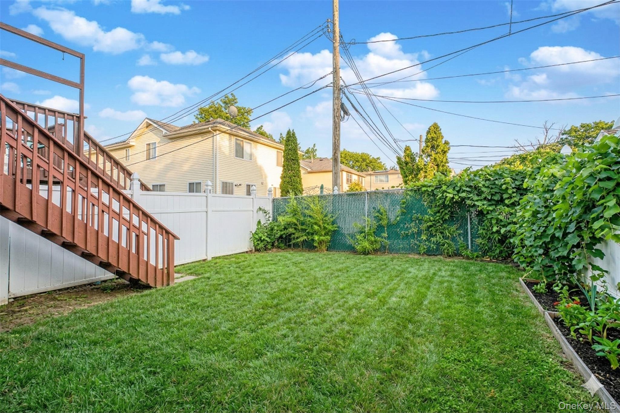 61 Merivale Lane, Staten Island, NY 10304