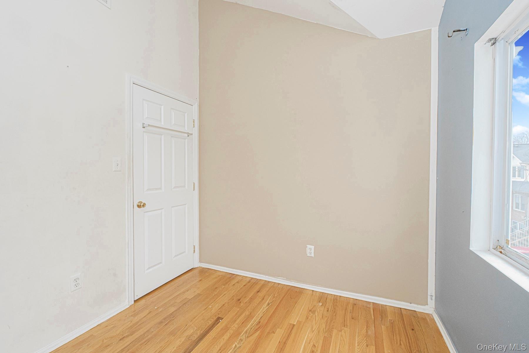 61 Merivale Lane, Staten Island, NY 10304