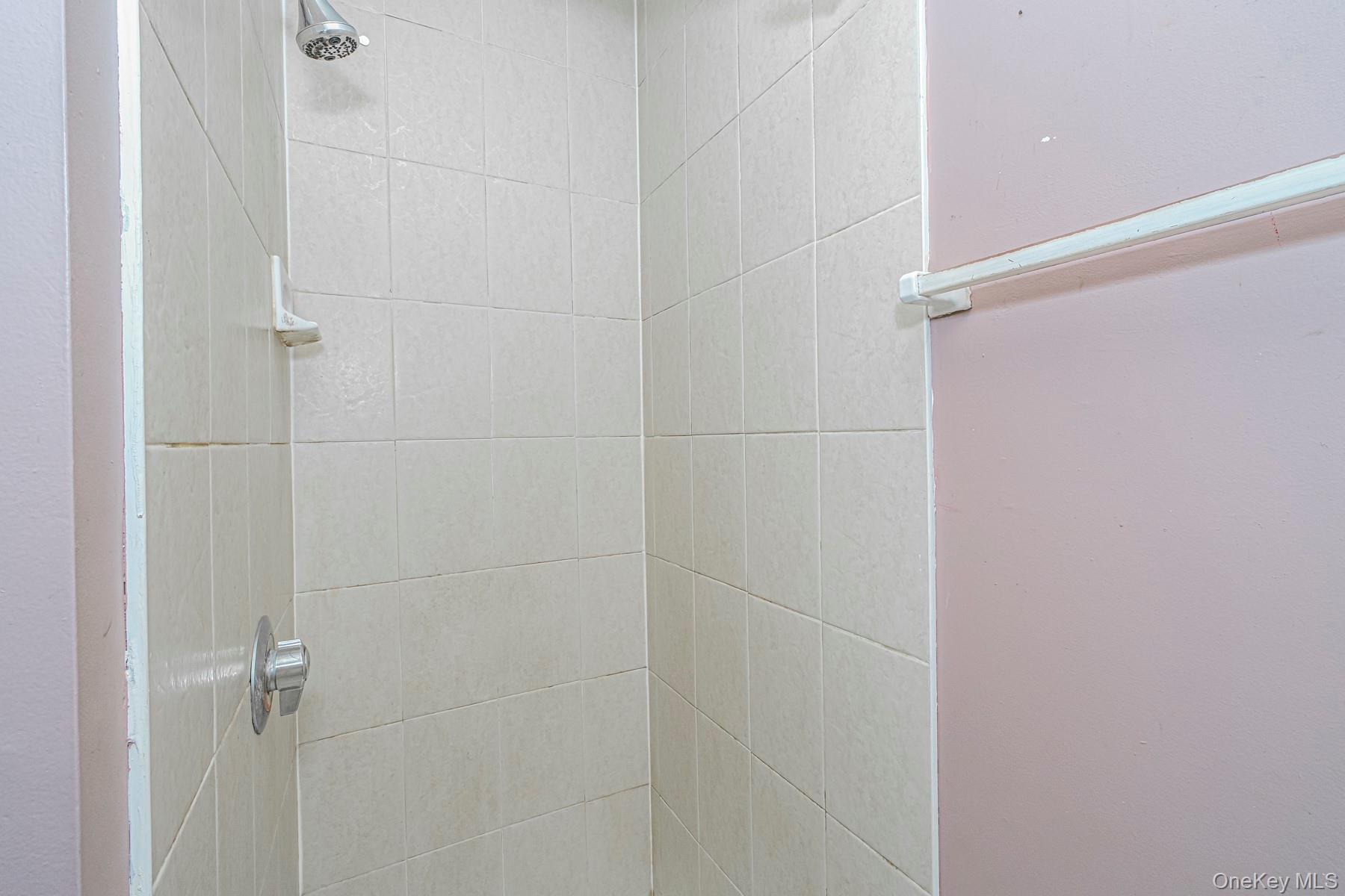 61 Merivale Lane, Staten Island, NY 10304