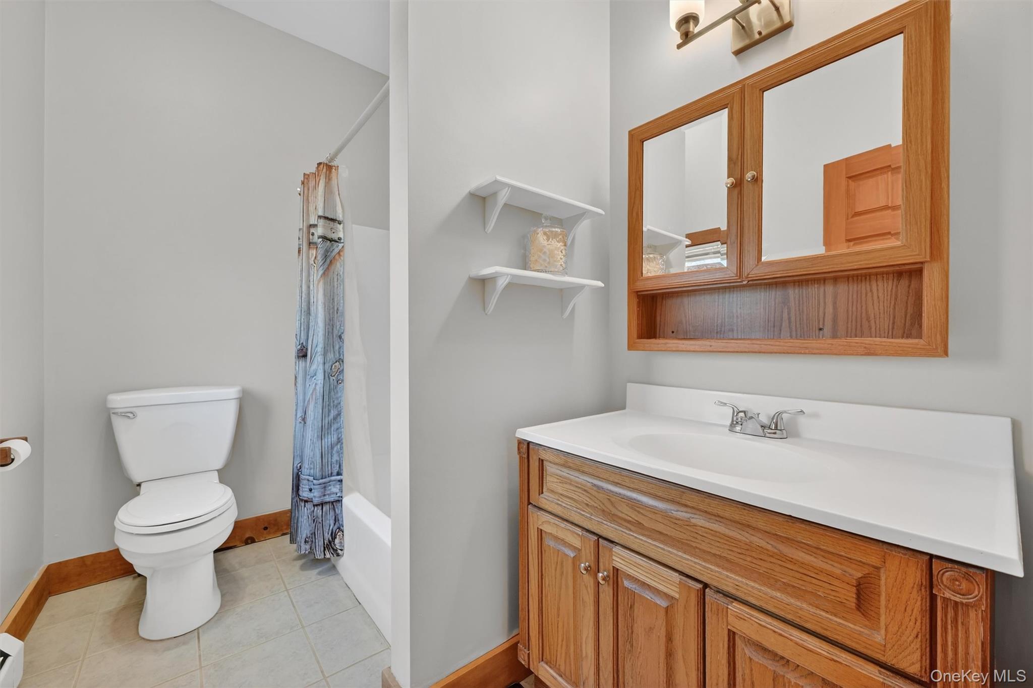 130 Dunthorne Drive, Bloomingburg, NY 12721