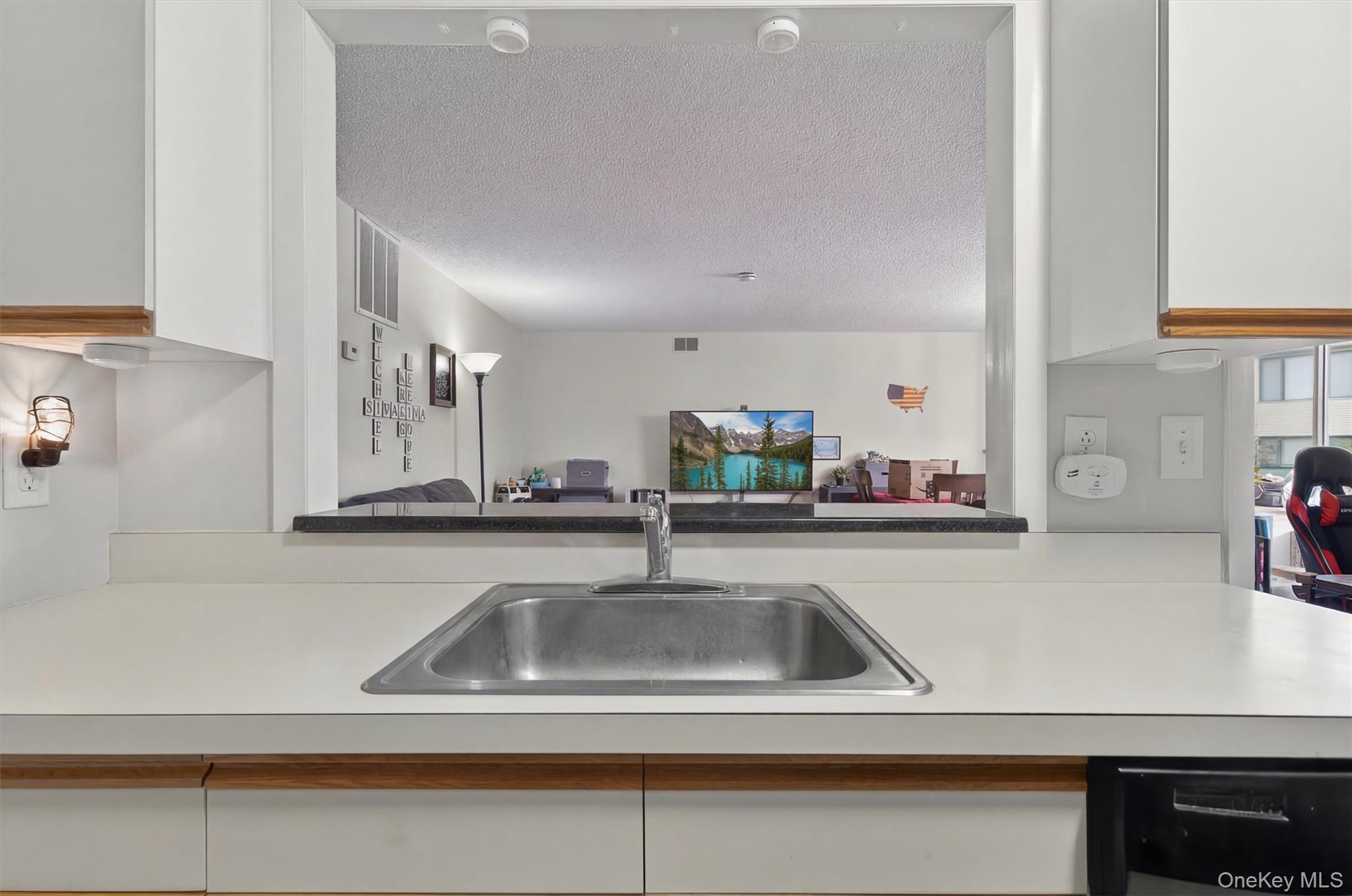 15 Kings Court, Nanuet, NY 10954