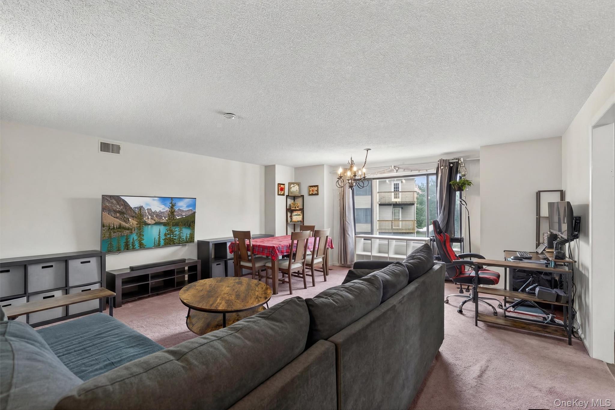 15 Kings Court, Nanuet, NY 10954