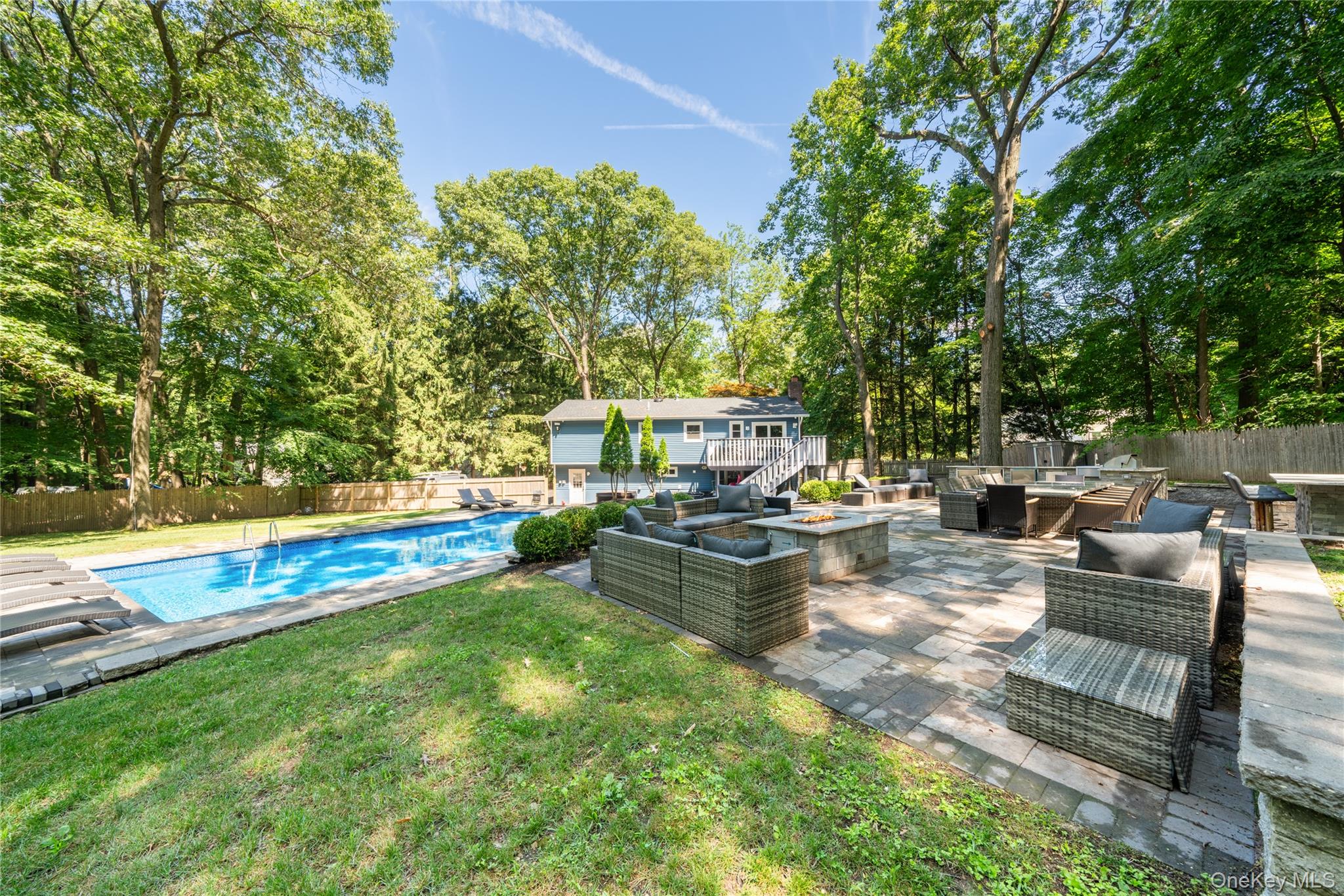 9 E Stemmer Lane, Suffern, NY 10901