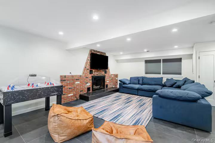 9 E Stemmer Lane, Suffern, NY 10901