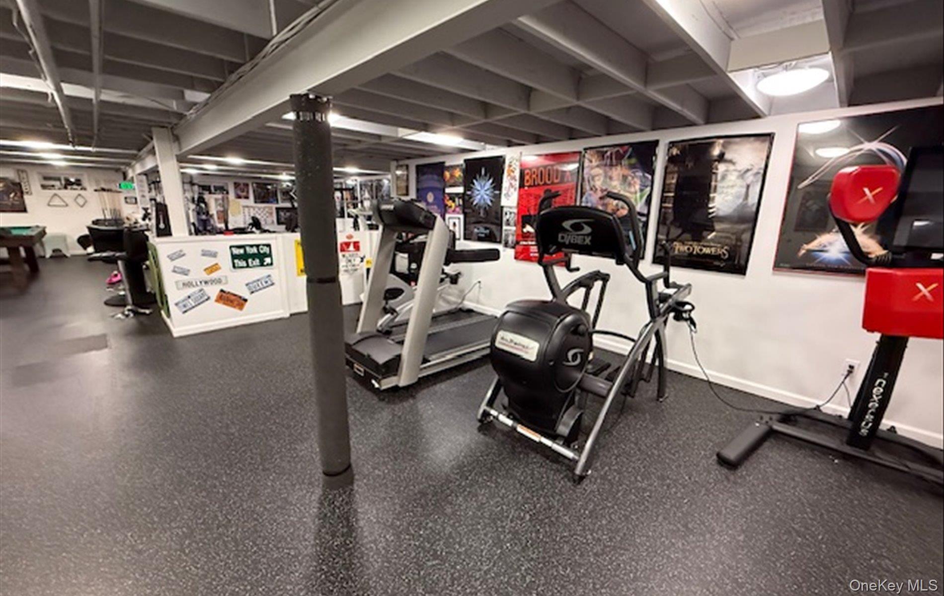 15 Tiber Road, Syosset, NY 11791