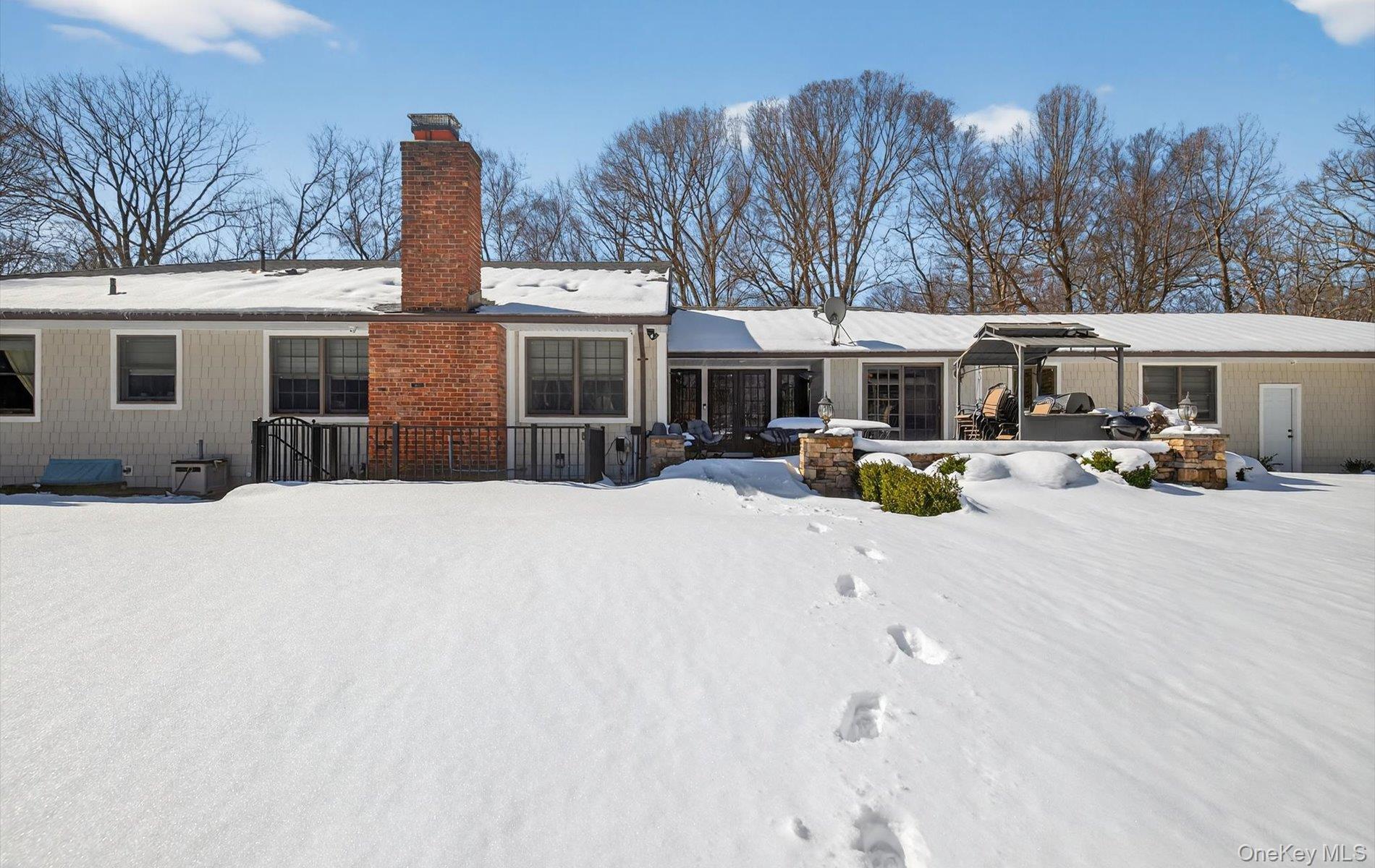 15 Tiber Road, Syosset, NY 11791