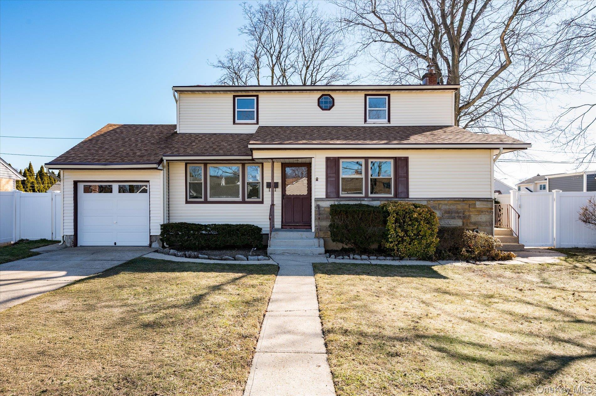 16 Seneca Drive, Massapequa, NY 11758