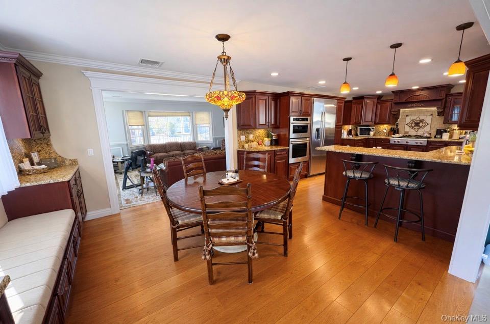 39 West Lane, Bay Shore, NY 11706