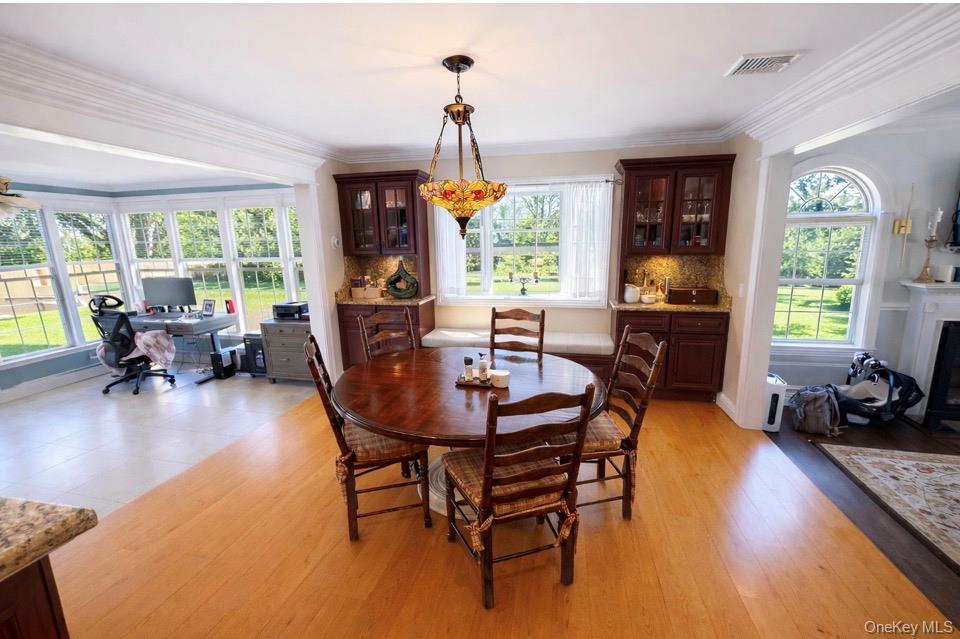 39 West Lane, Bay Shore, NY 11706