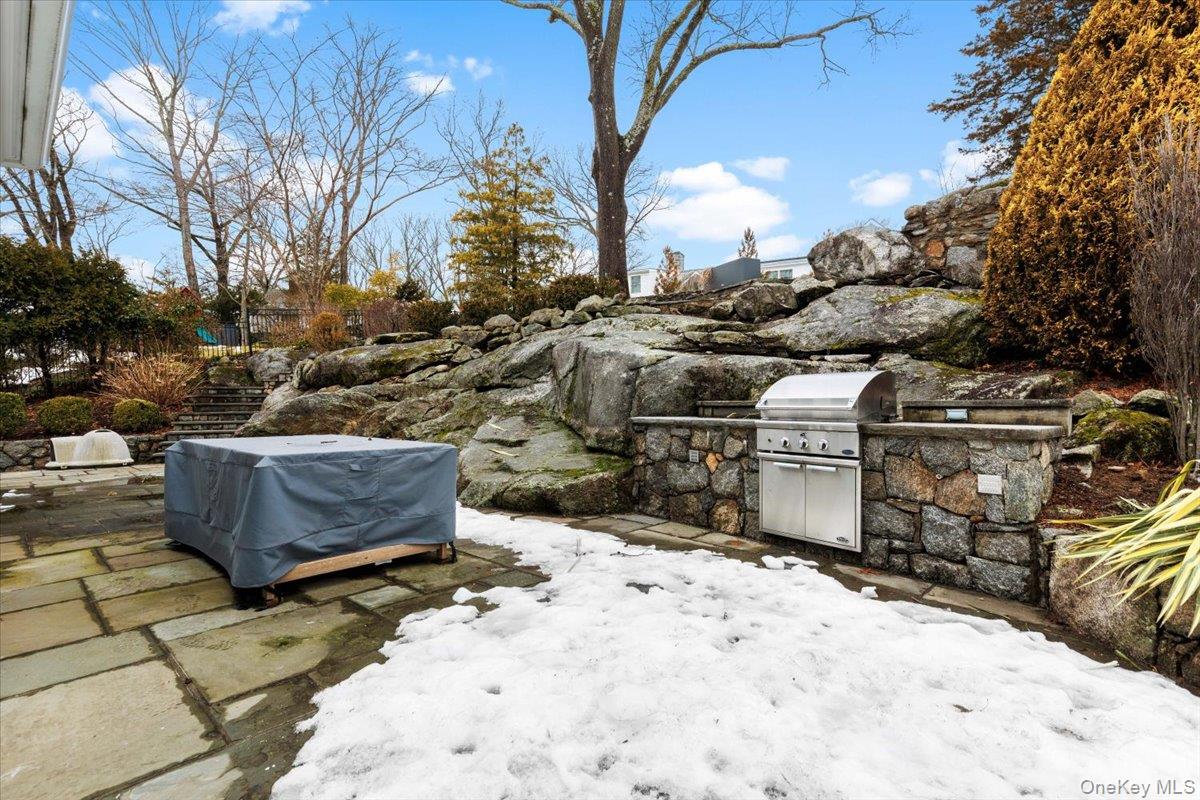 15 Braxmar Drive S, Harrison, NY 10528