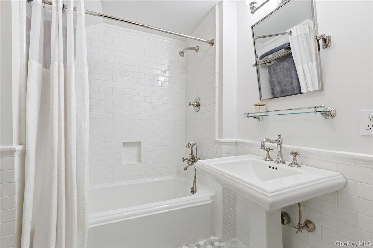 15 Braxmar Drive S, Harrison, NY 10528