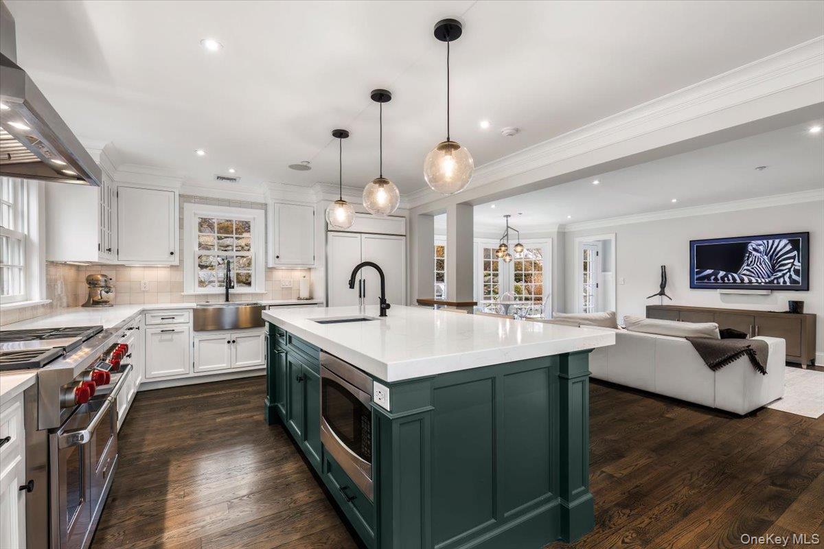 15 Braxmar Drive S, Harrison, NY 10528