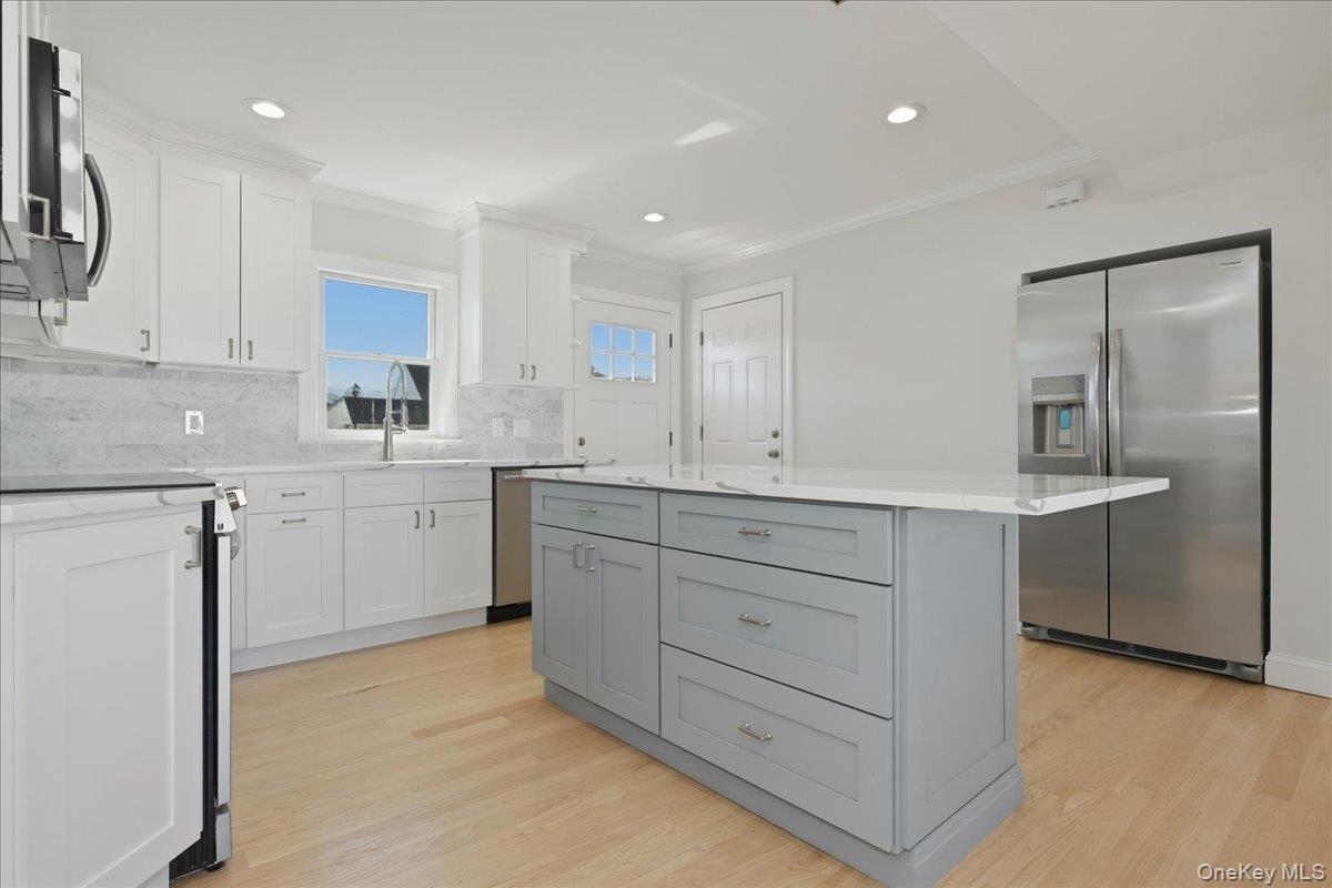 38 Bobolink Lane, Levittown, NY 11756