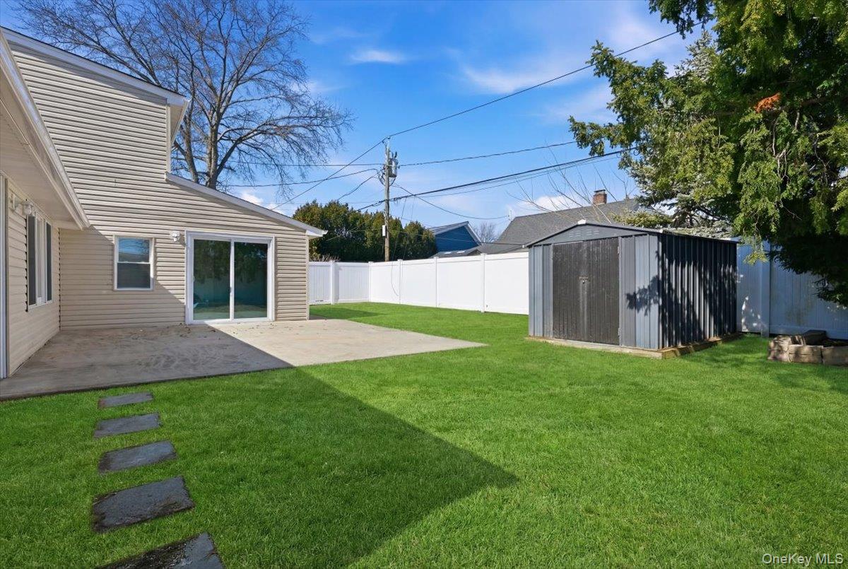 38 Bobolink Lane, Levittown, NY 11756