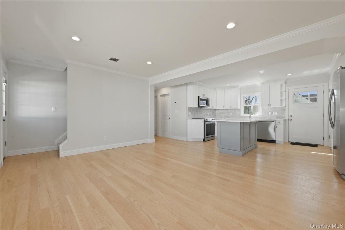 38 Bobolink Lane, Levittown, NY 11756