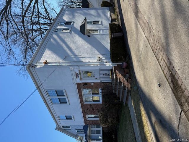 15 Geranium Avenue, Floral Park, NY 11001
