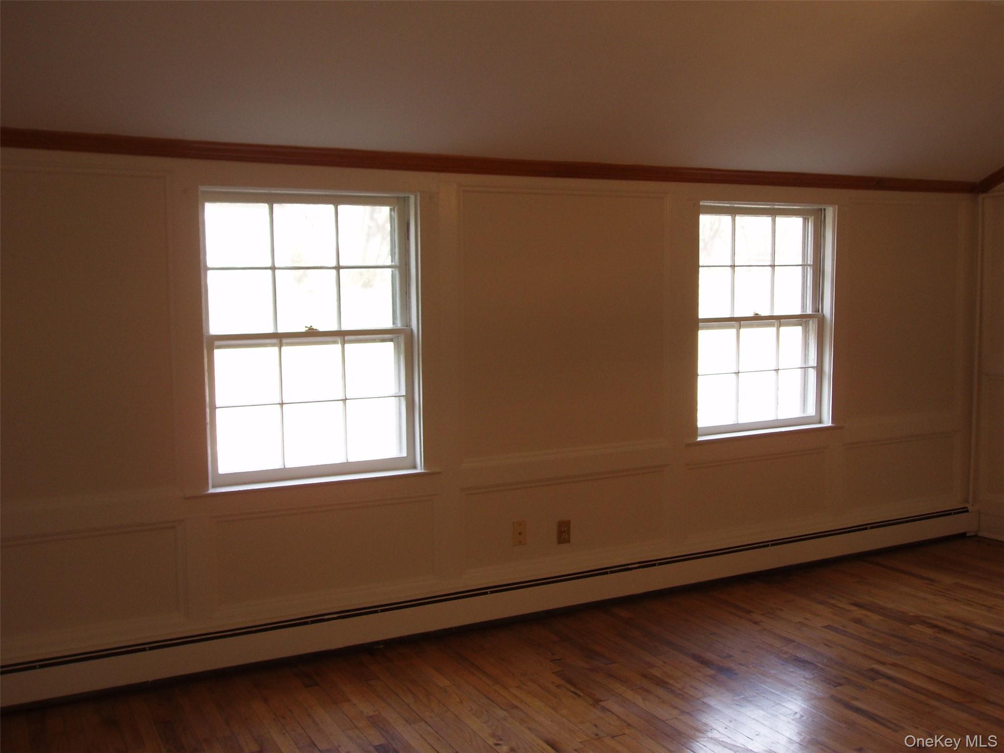 953 Ripley Lane, Oyster Bay, NY 11771