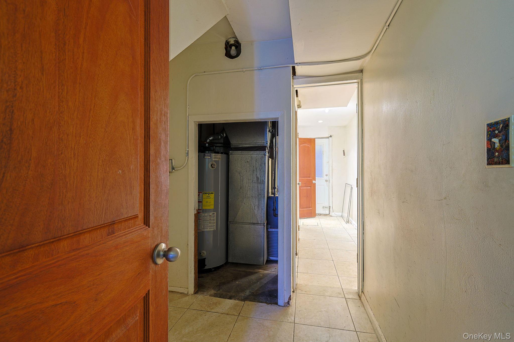 877 E 223rd Street, Bronx, NY 10466