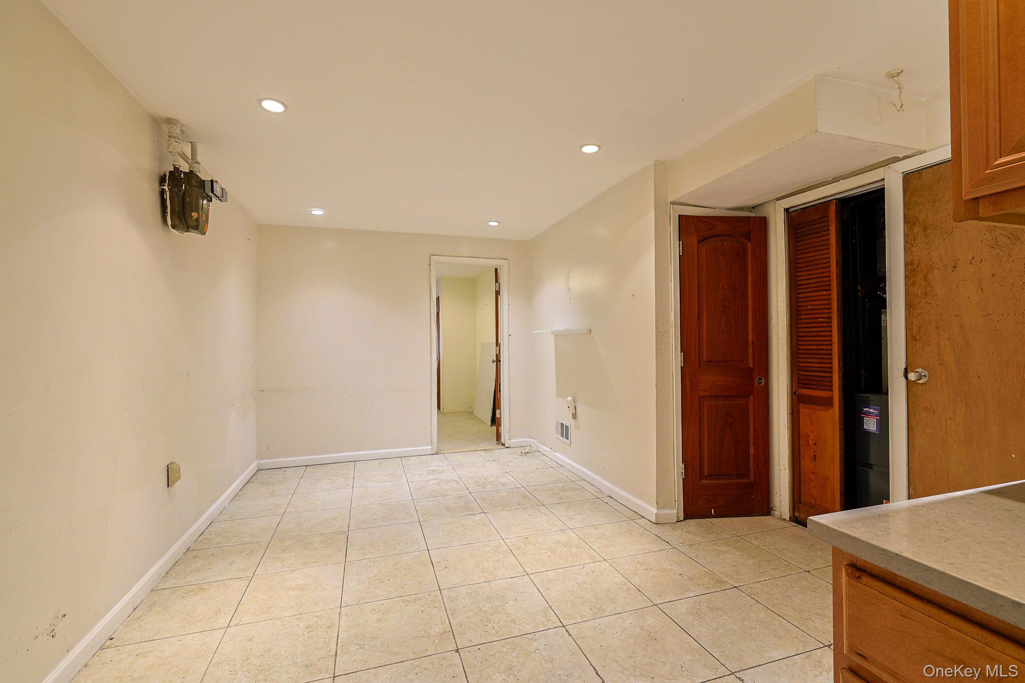 877 E 223rd Street, Bronx, NY 10466