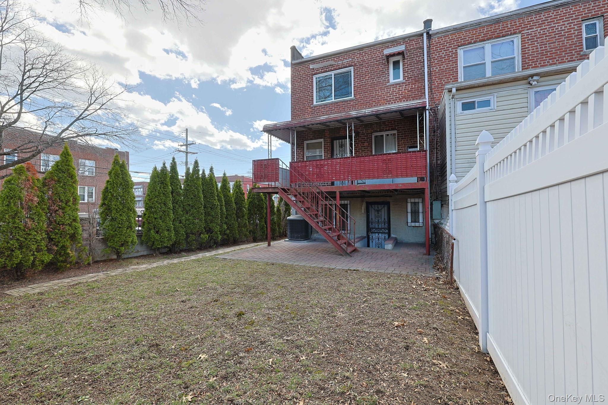 877 E 223rd Street, Bronx, NY 10466