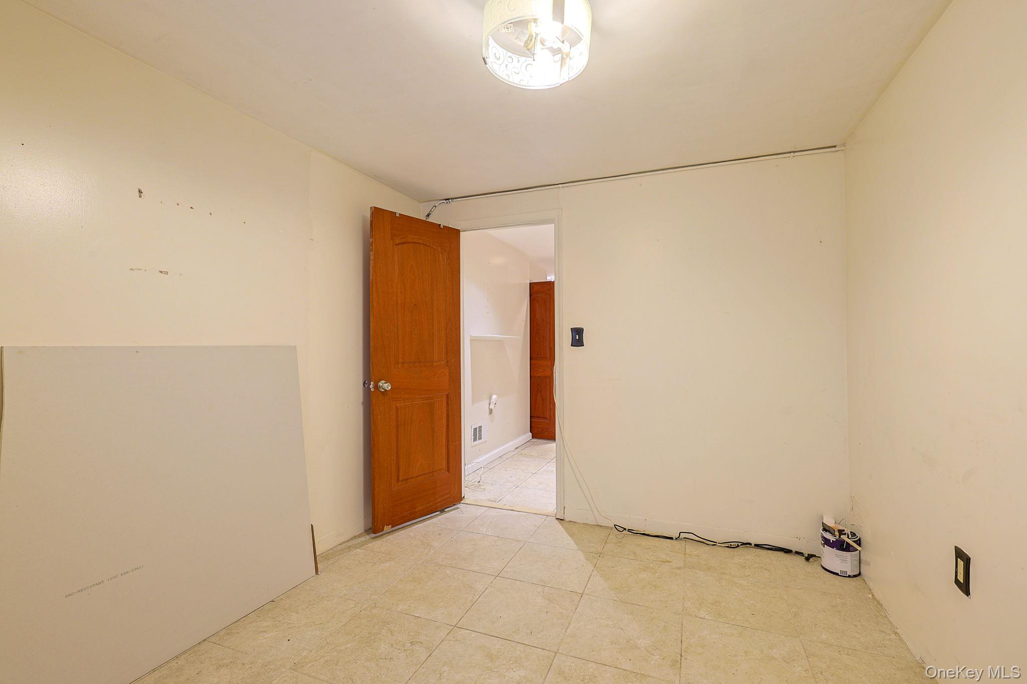 877 E 223rd Street, Bronx, NY 10466