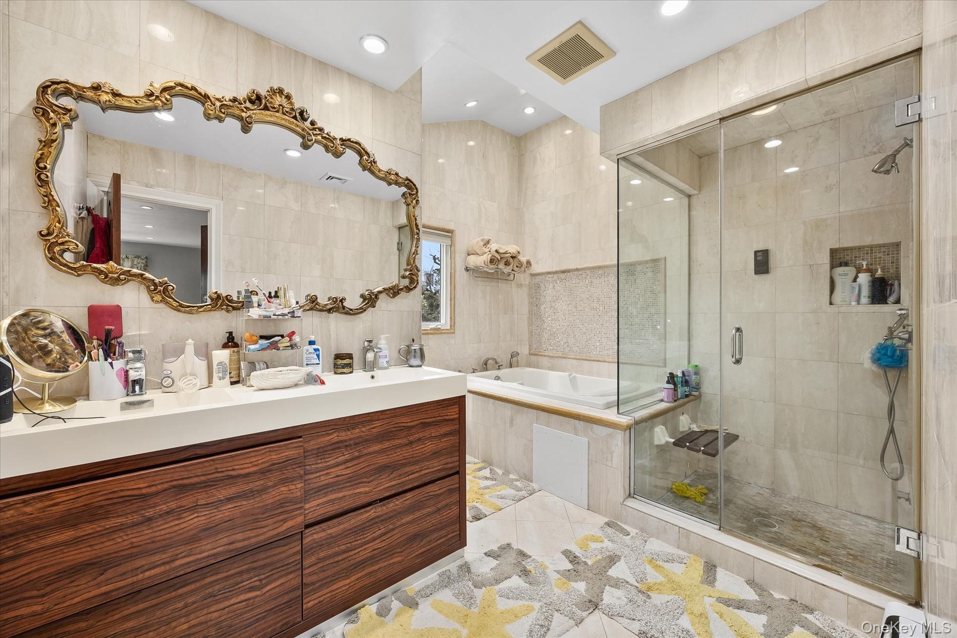 15 Cricket Lane, Great Neck, NY 11024