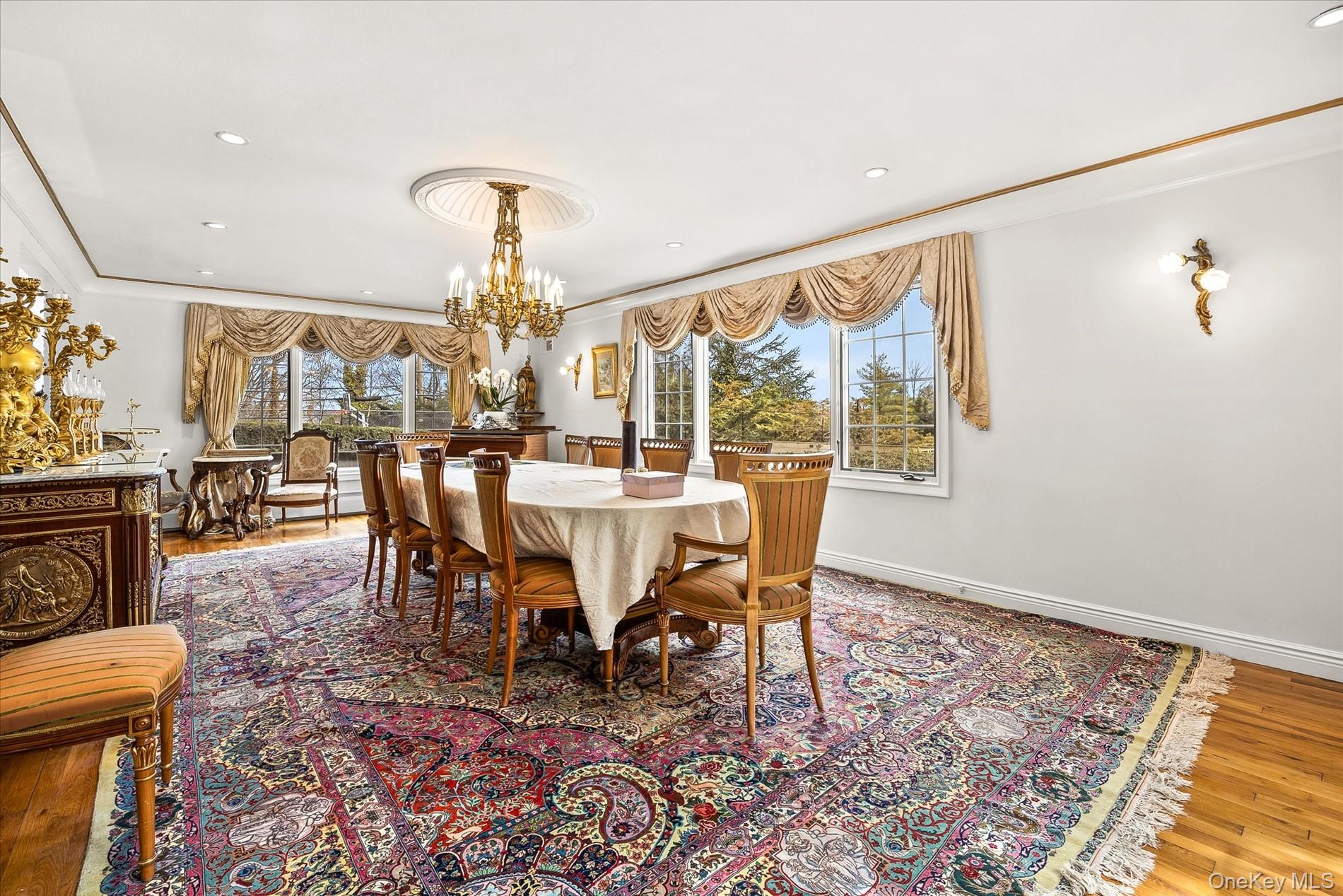 15 Cricket Lane, Great Neck, NY 11024