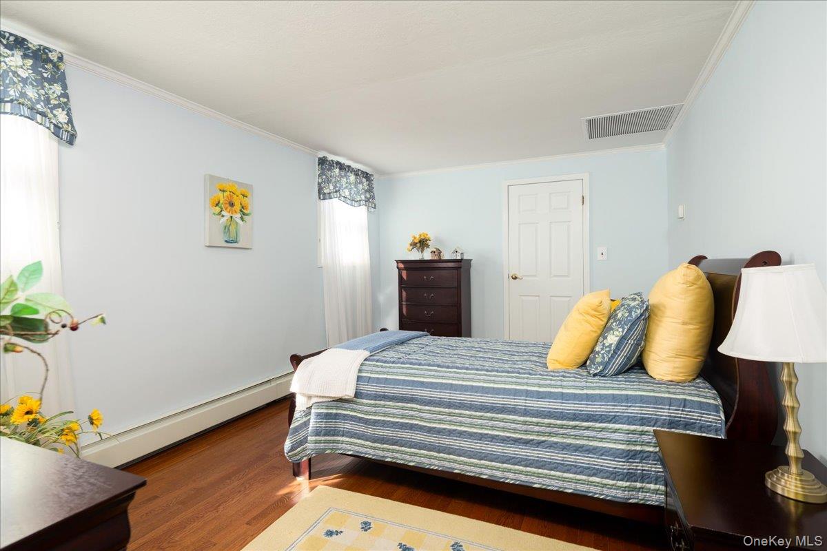 34 Jackson Place, Massapequa, NY 11758