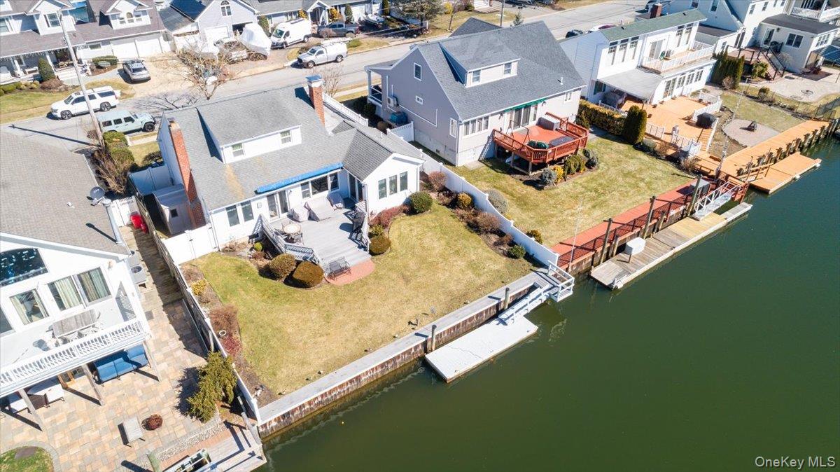 34 Jackson Place, Massapequa, NY 11758