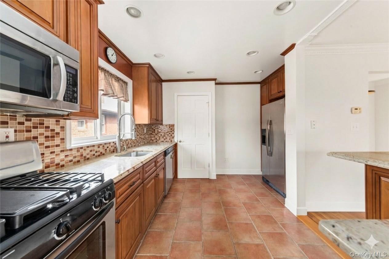 2615 Clearview Expressway, Bayside, NY 11360