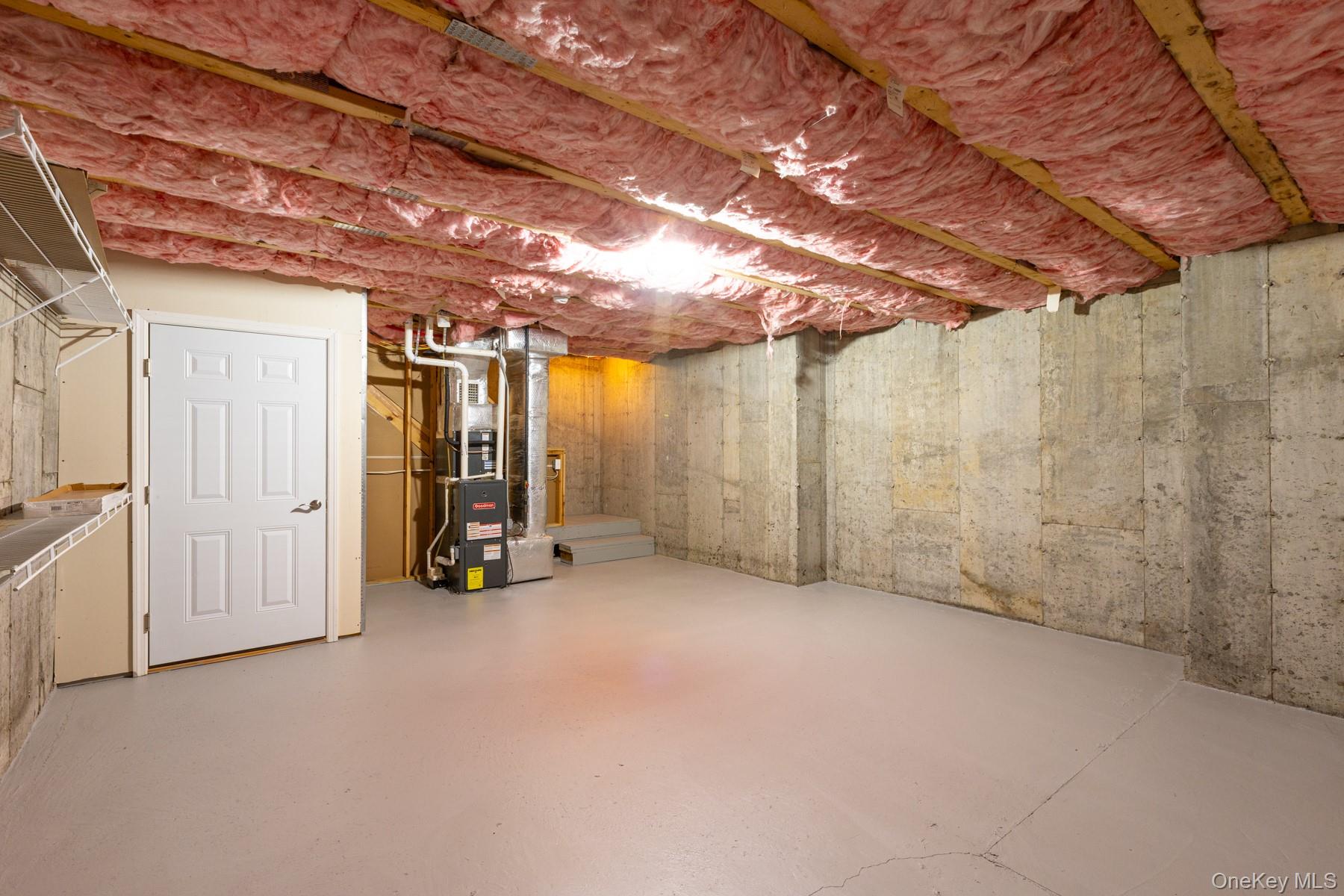 975 Main Street # 12, Farmingdale, NY 11735