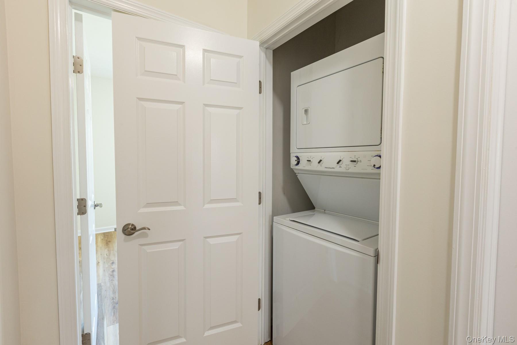 975 Main Street # 12, Farmingdale, NY 11735