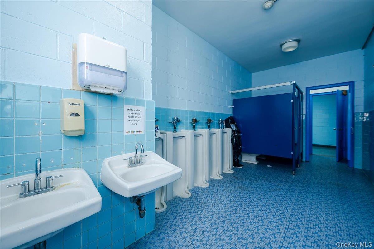 1346 Broadway, Hewlett, NY 11557