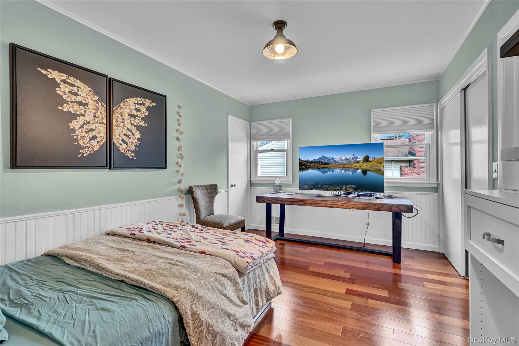 18 Frost Lane, Greenlawn, NY 11740