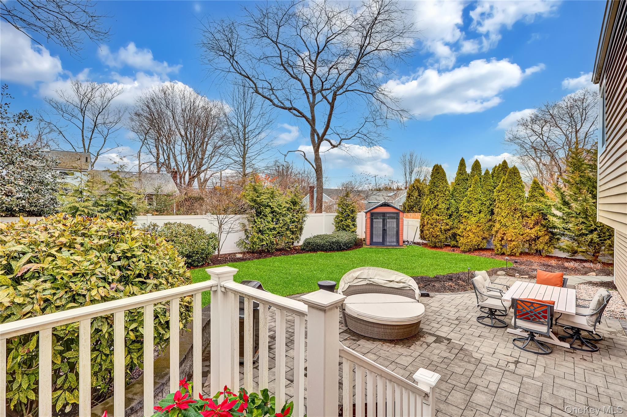 18 Frost Lane, Greenlawn, NY 11740