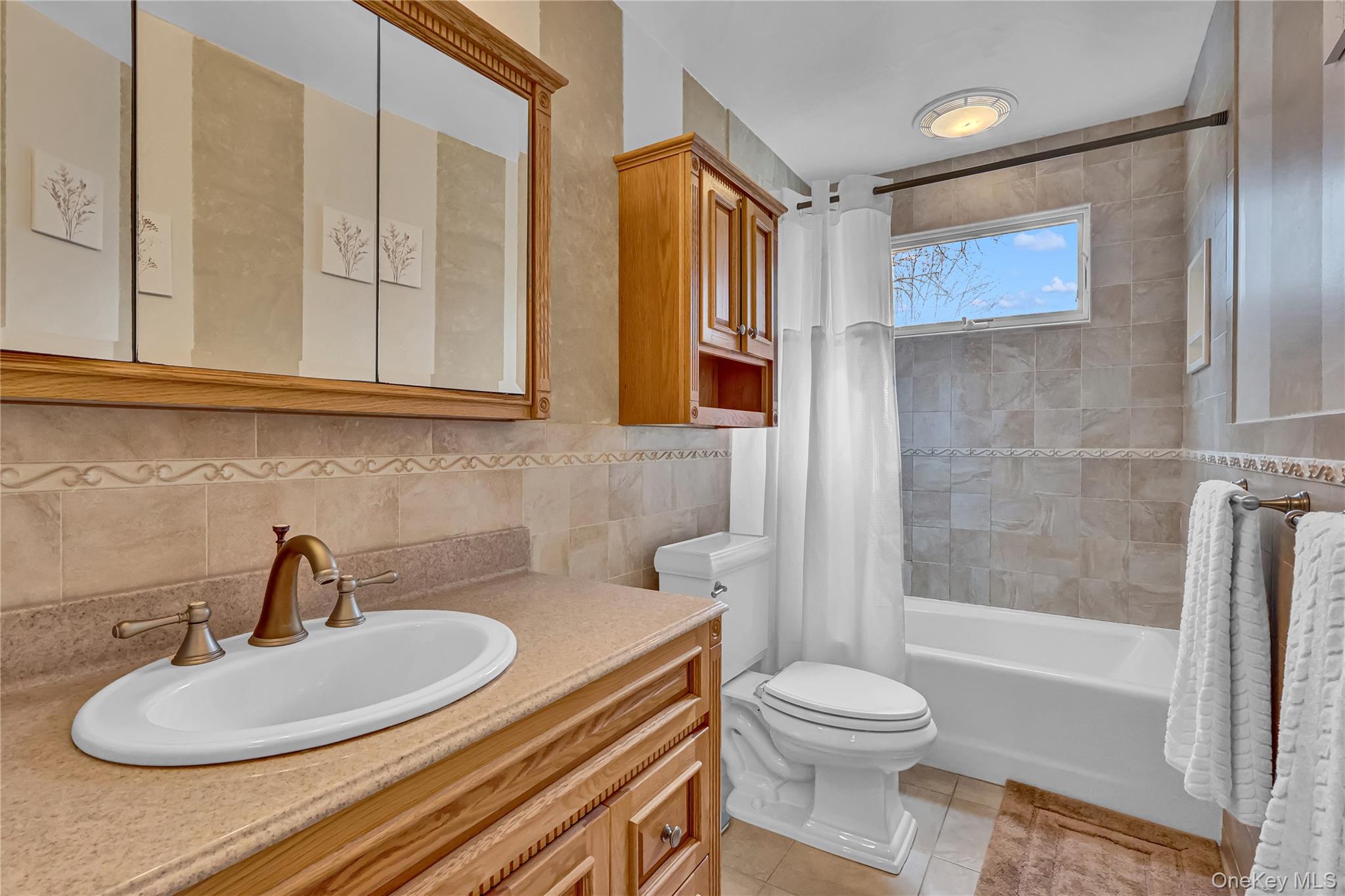 18 Frost Lane, Greenlawn, NY 11740